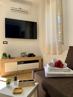 Smart TV, video games - House with swimming pool near Taormina, Giardini Naxos, Alcantara Gorges, Etna (Calatabiano)