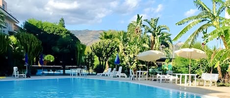 Utomhuspool