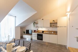 Kühlschrank, Ofen, Herdplatte, Geschirrspüler