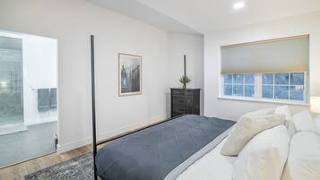 4 slaapkamers, een strijkplank/strijkijzer, reisbedje, wifi