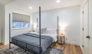 4 bedrooms, iron/ironing board, free WiFi, bed sheets