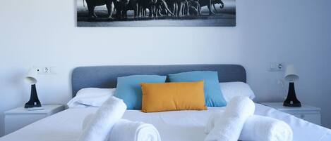 2 室のベッドルーム、デスク、アイロン / アイロン台、WiFi (無料)