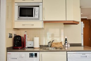 Frigorífic, microones, forn i rentaplats 