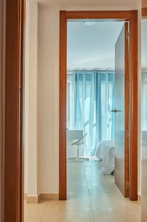 2 dormitoris, escriptori, planxa i posts de planxar i wifi 