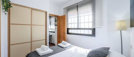 1 غرفة نوم ومكتب ومكواة/لوح كي وواي فاي