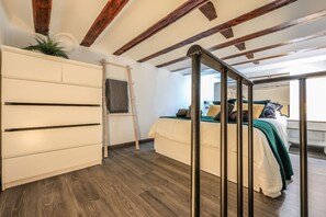 1 soveværelse, skrivebord, strygejern/strygebræt, Wi-Fi