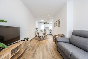 TV - Stunning flat to enjoy Madrid (Madrid)