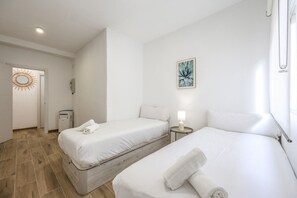 2 bedrooms, desk, WiFi, bed sheets - Stunning flat to enjoy Madrid (Madrid)