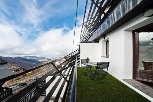 Cozy Apartment Free Parking Terrace & Views