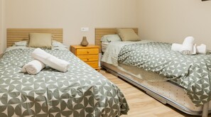 2 bedrooms, desk, iron/ironing board, WiFi