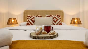 1 slaapkamer, een bureau, een strijkplank/strijkijzer, wifi