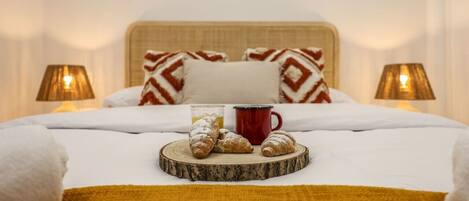 1 bedroom, desk, iron/ironing board, WiFi