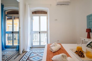 2 soverom, skrivebord, strykejern/-brett og wi-fi