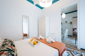 Desk, iron/ironing board, WiFi, bed sheets - Andalusian Flavour in Heart of Seville 4´giralda (Sevilla)