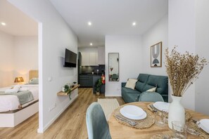 1 bedroom, desk, iron/ironing board, WiFi