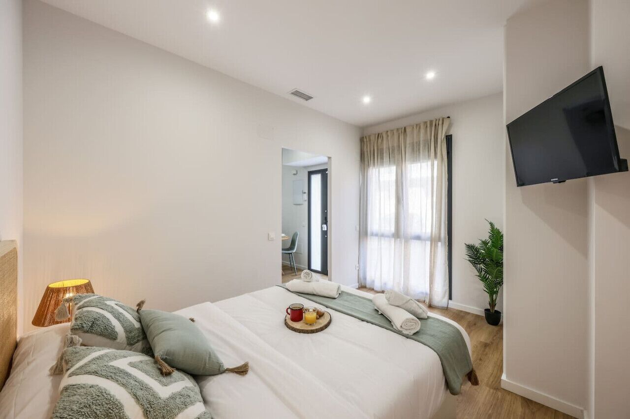 1 makuuhuone, työpöytä, silitysrauta/-lauta, Wi-Fi