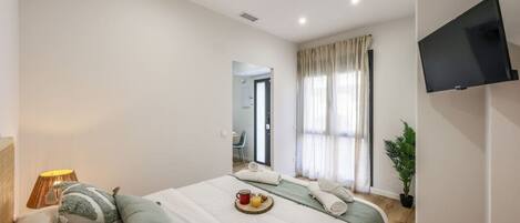 1 chambre, bureau, fer et planche à repasser, Wi-Fi