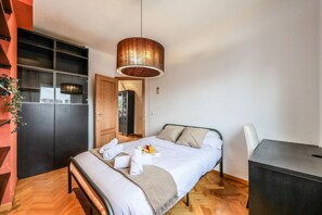 2 bedrooms, desk, iron/ironing board, WiFi - Stunning duplex | Terrace & BBQ | Free Parking (Madrid)