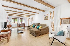 Télévision, cheminée