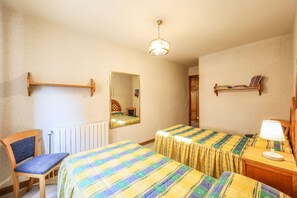 3 chambres, bureau, Wi-Fi, draps fournis