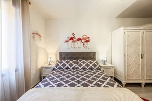 3 chambres, bureau, Wi-Fi, draps fournis