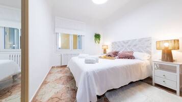 4 camere, una scrivania, ferro/asse da stiro, Wi-Fi