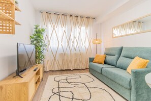 TV - Beautiful Flat in the Pyrenees Free Parking (Sabiñánigo)