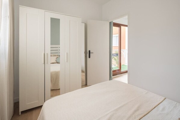 1 室のベッドルーム、デスク、アイロン / アイロン台、WiFi