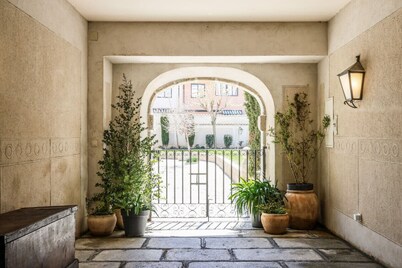 Stunning 12th Century Luxury Villa Party & Pool