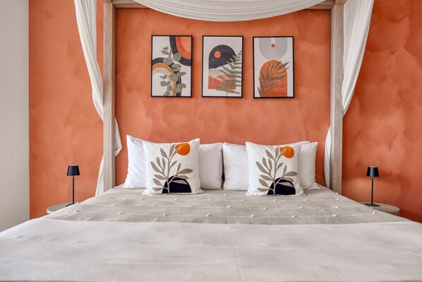 2 soveværelser, skrivebord, strygejern/strygebræt, weekendseng