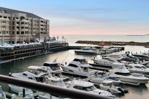 Marina - Marina Views Free Parking, Beachside & Seaview (Glenelg)