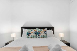 1 soverom, strykejern/-brett og sengetøy