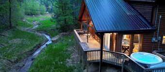 Spirit Lake Manor | Private | Hot Tub | RRG