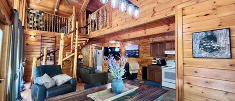 Una televisión, una chimenea