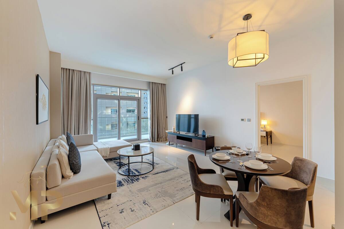 Deluxe Apartment, Balcony, City View | Living area