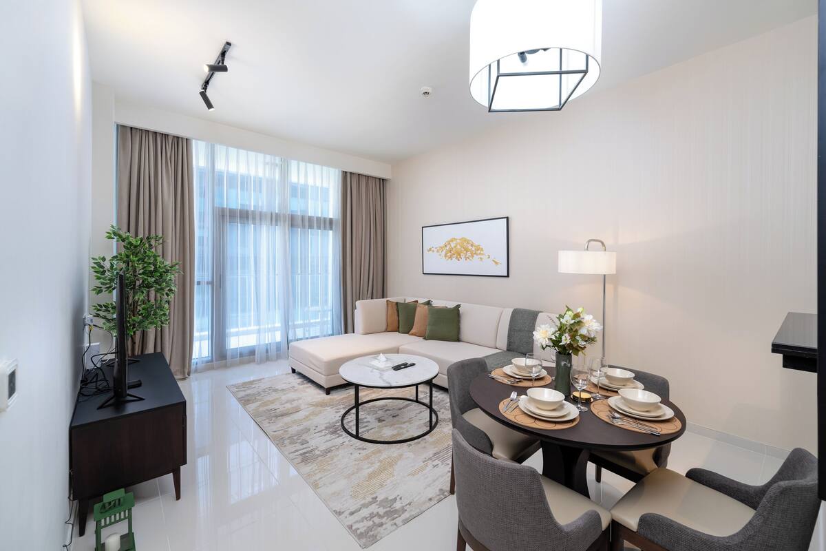 Deluxe Apartment, Balcony, City View | Living area