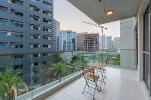 Deluxe Apartment, Balcony, City View | Terrace/patio - Marco Polo - Splendid 1BR Located in Business Bay (Dubai)