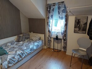 1 bedroom, iron/ironing board, bed sheets - Appart Gare à 5minutes à Pieds. Château de Fontainebleau à Côtés et Autres (Champagne-sur-Seine)