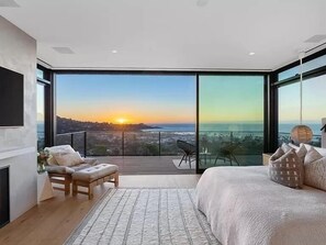 6 bedrooms, desk, iron/ironing board, WiFi