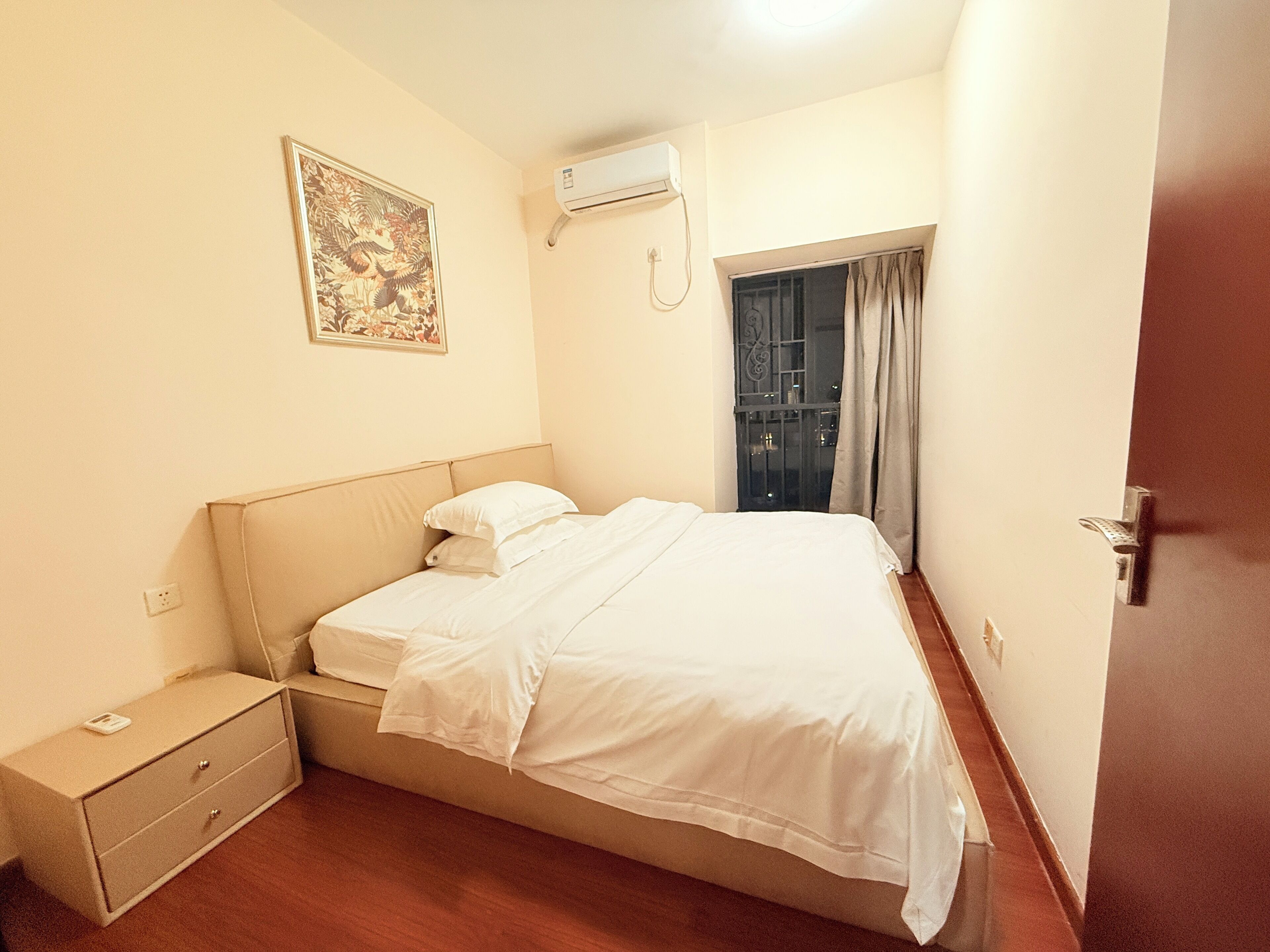 Ropa de cama de alta calidad y escritorio 