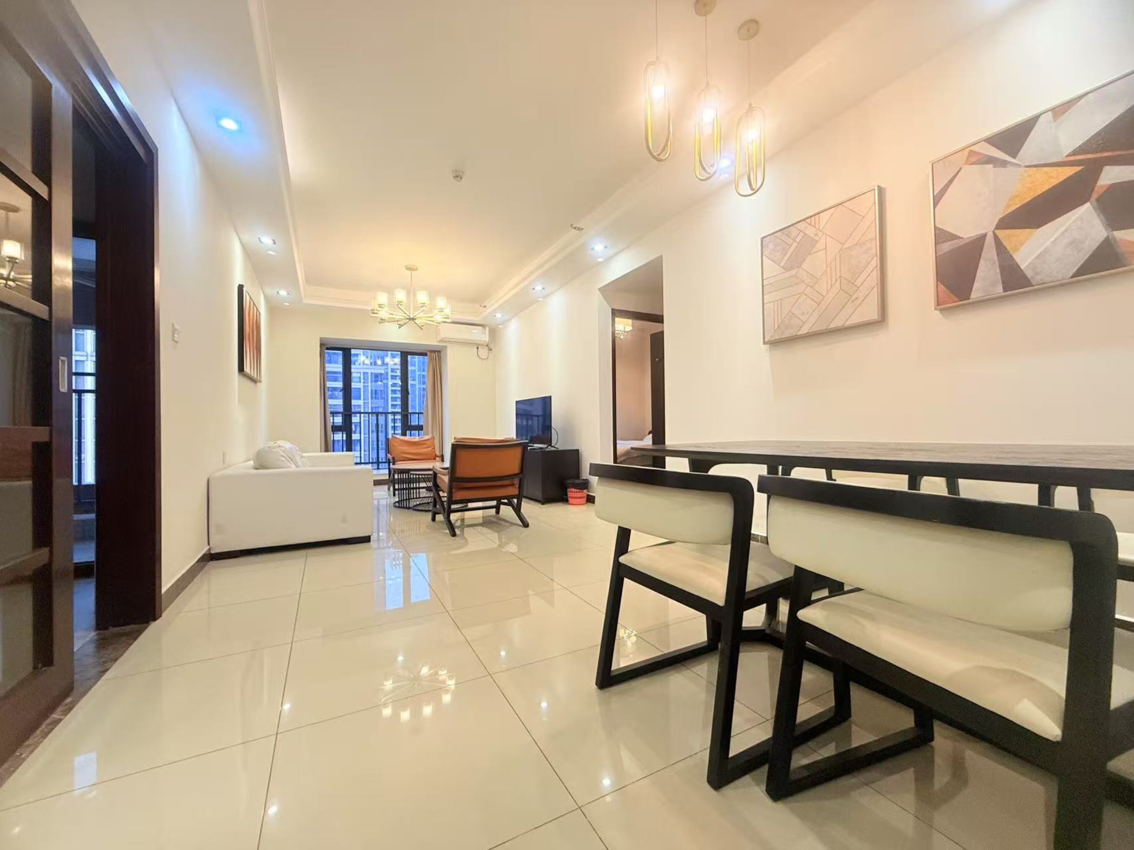 Familiesuite | Spiseområde på rommet