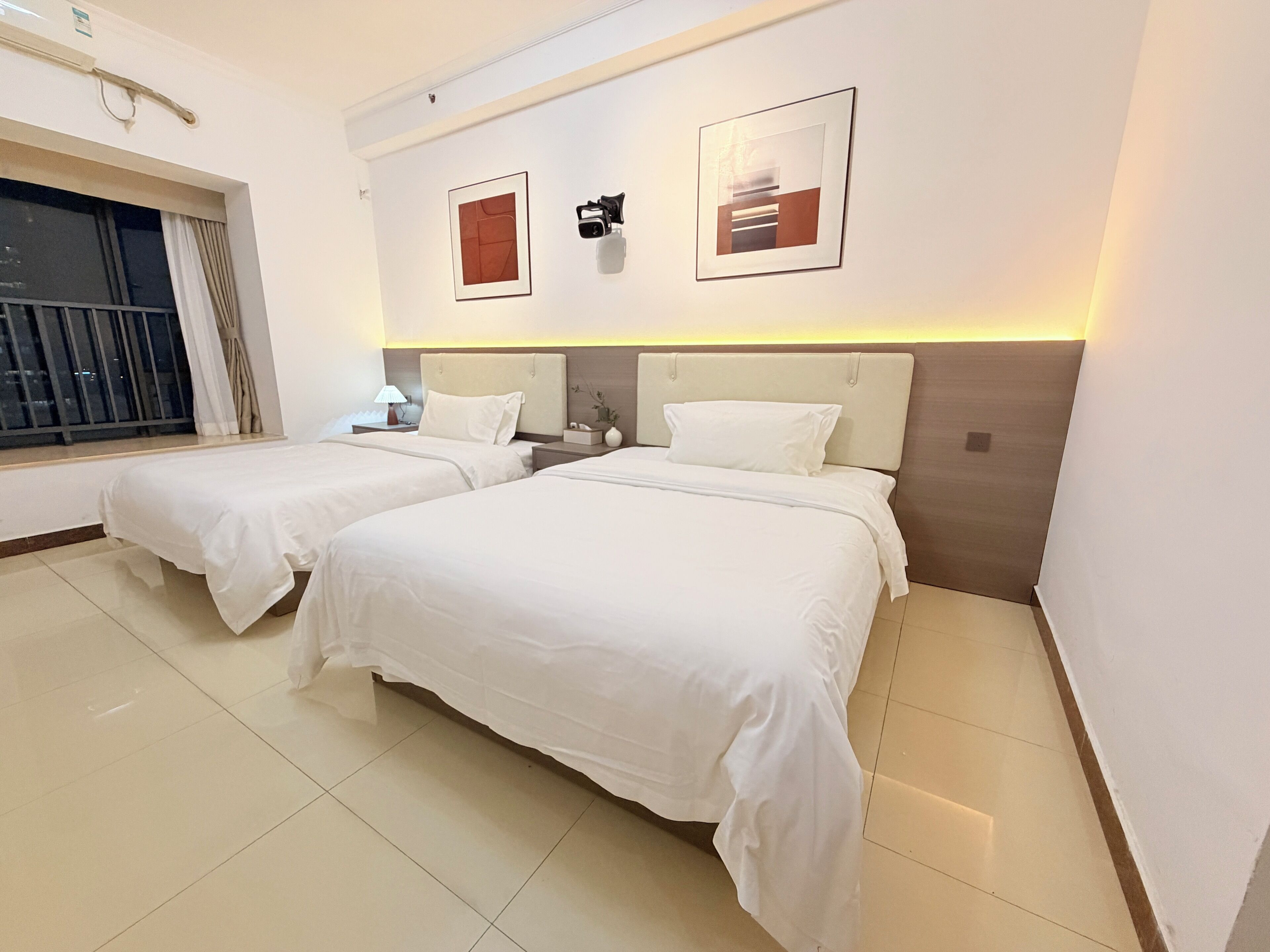 Ropa de cama de alta calidad y escritorio 