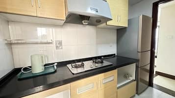 Fridge, stovetop, paper towels