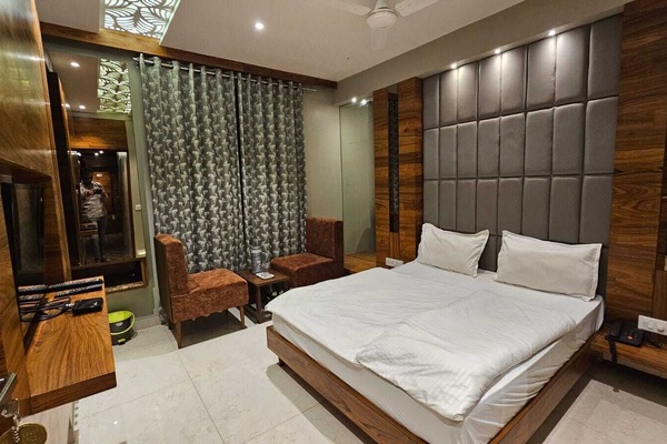 Deluxe Room | Free WiFi, bed sheets