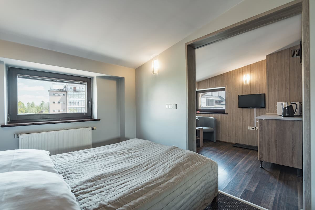 Classic Double Room, Garden View | 1 bedroom, hypo-allergenic bedding, individually decorated