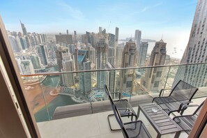 Property grounds - Stunning Marina and Sea View - Lux 1BR (Dubai)