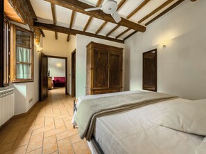 2 soverom, strykejern/-brett, wi-fi og sengetøy