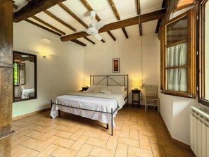 2 soverom, strykejern/-brett, wi-fi og sengetøy