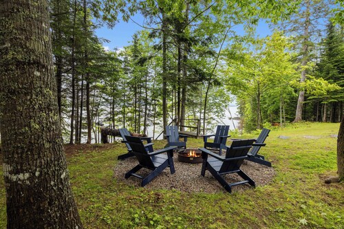 Oceanfront Peaceful Getaway - close to Acadia's Schoodic Peninsula 