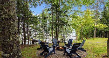 Oceanfront Peaceful Getaway - close to Acadia's Schoodic Peninsula